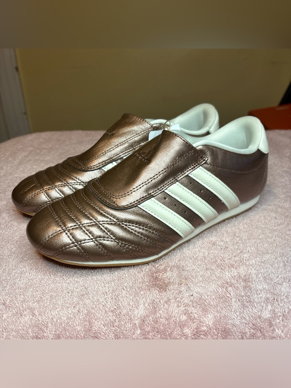 adidas TAEKWONDO Women's Shoes Size 7.5 Brown JS4025 Casual Fashion Sneakers